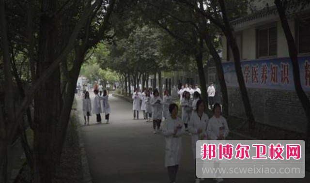 四川2025年初中生讀護理學校怎么樣